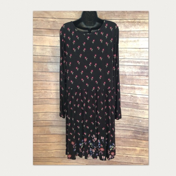 ❌SOLD❌🌸Host Pick🌸Black Floral Dress Long Sleeves - Picture 3 of 8